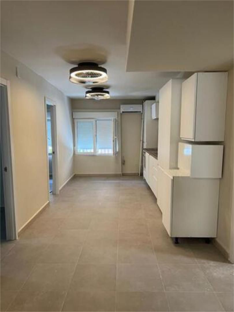 Oficina de lloguer a Altozano - Conde Lumiares Cuina de Oficina de lloguer en Alicante / Alacant amb Aire condicionat