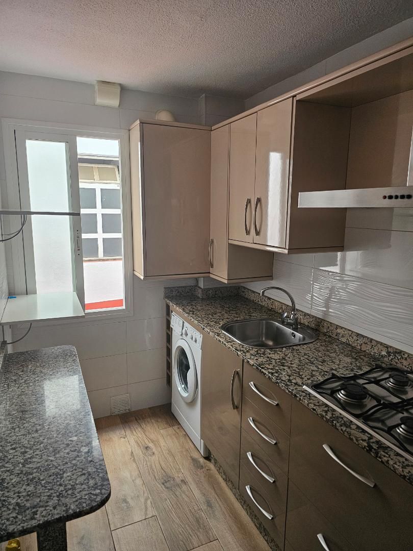 Cuina de Pis de lloguer en  Córdoba Capital amb Aire condicionat, Terrassa i Moblat