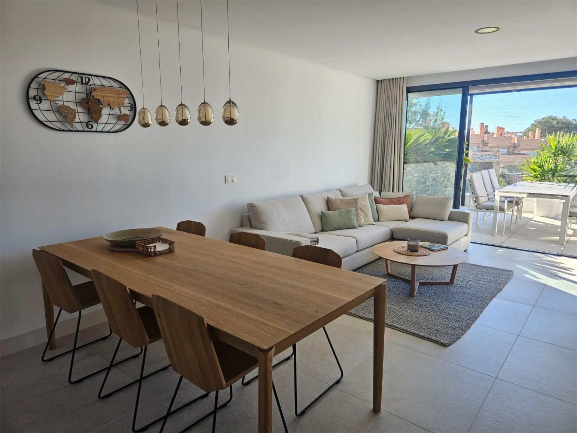 Sala d'estar de Pis en venda en Marbella amb Aire condicionat, Terrassa i Piscina