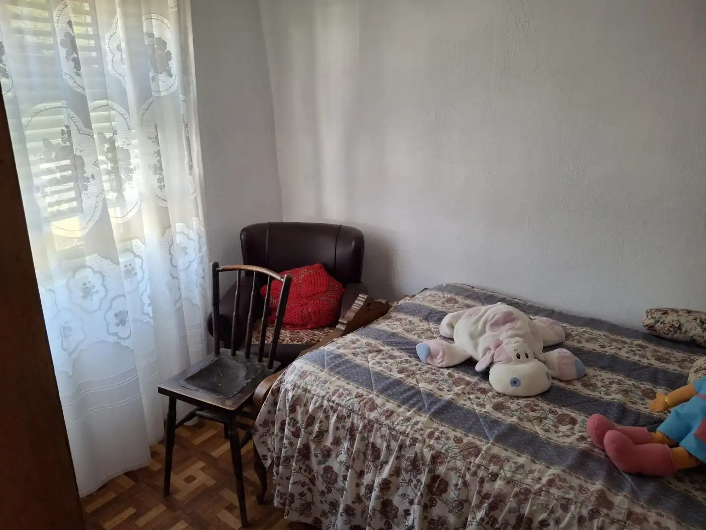 Dormitori de Casa adosada en venda en Santiurde de Reinosa amb Parquet, Traster i Moblat