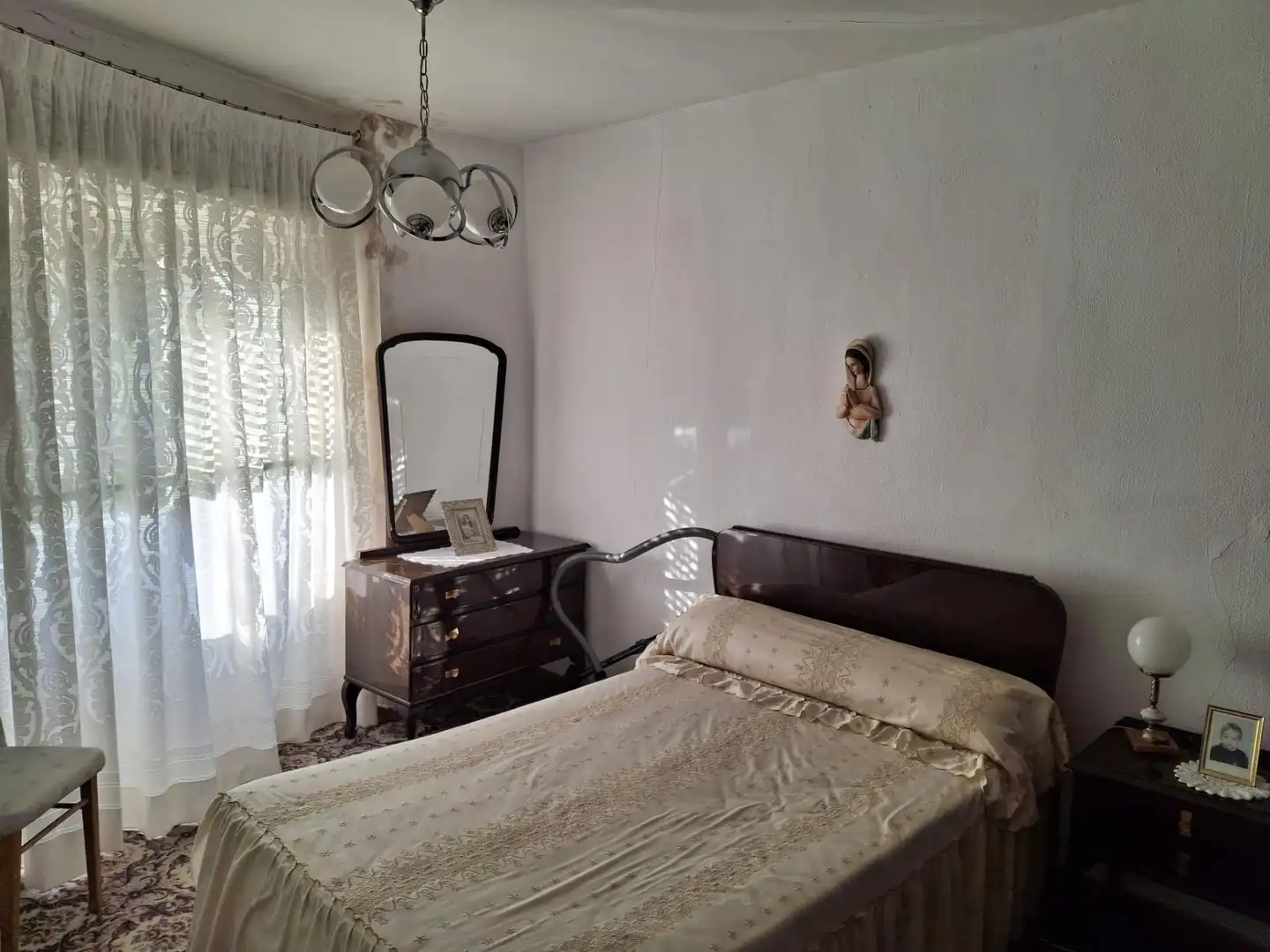 Dormitori de Casa adosada en venda en Santiurde de Reinosa amb Parquet, Traster i Moblat
