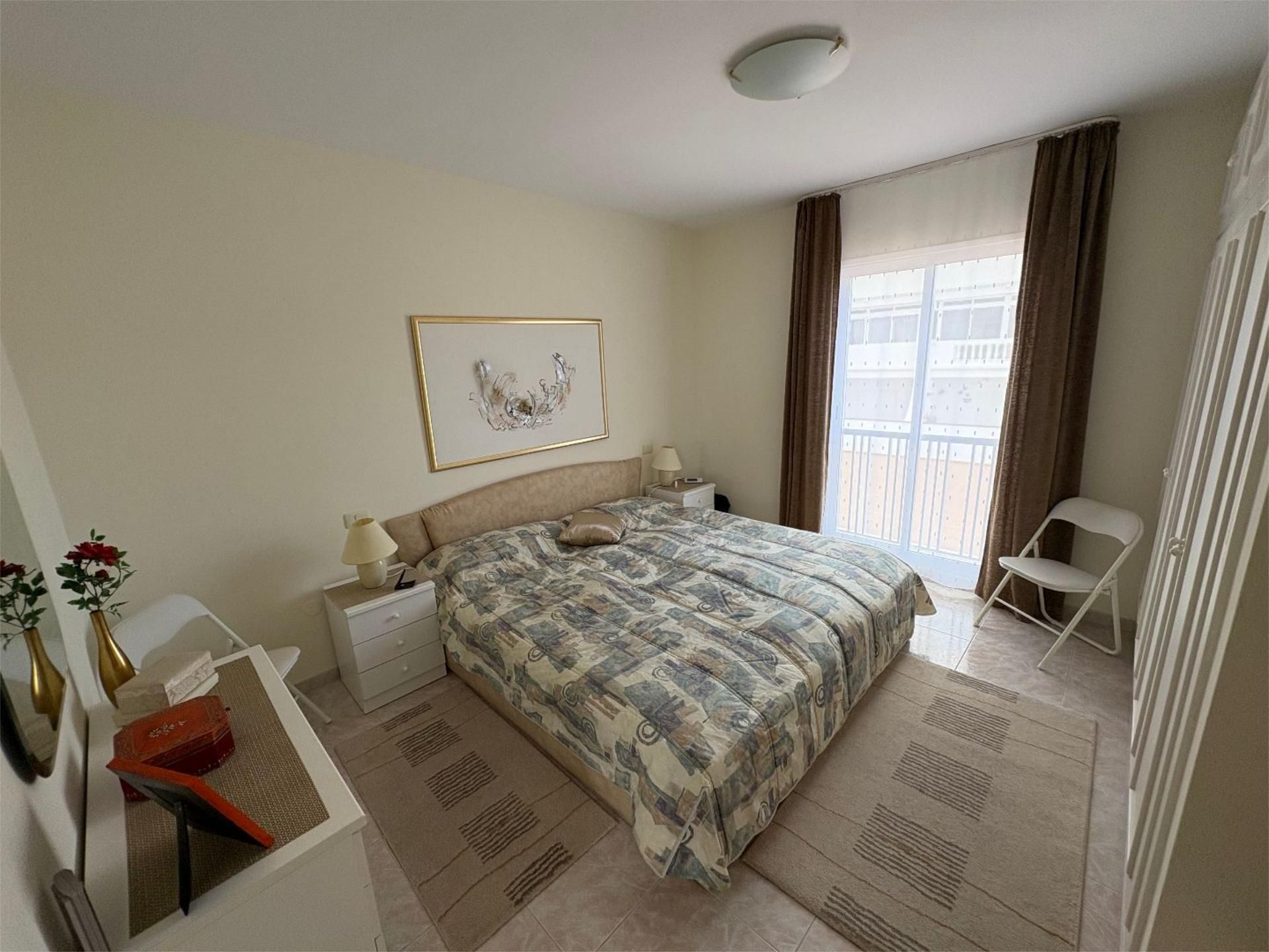 Piso en venta en Calle la Tosca, 38, Callao Salvaje - Playa Paraíso Habitación de Piso en venta en Adeje con Terraza, Piscina y Balcón