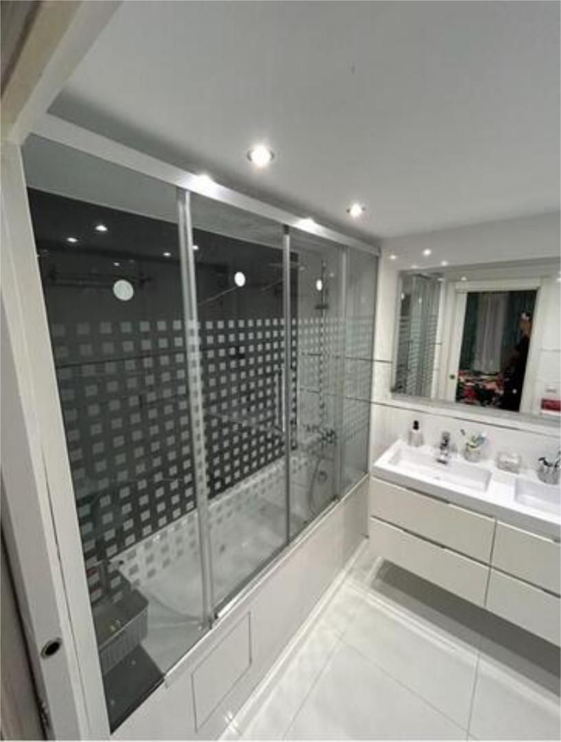 Pis en venda a La Orden Bany de Pis en venda en Huelva Capital amb Calefacció, Terrassa i Traster