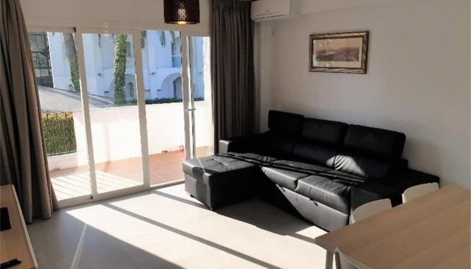 Apartment to rent in Urbanizacion Marinas de Nerja, 4, Chaparil - Torrecilla - Punta Lara, Málaga - image 1 Photo 1 of Apartment to rent in Urbanizacion Marinas de Nerja, 4, Chaparil - Torrecilla - Punta Lara, Málaga