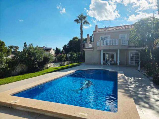Casa adosada en Alquiler en Perín