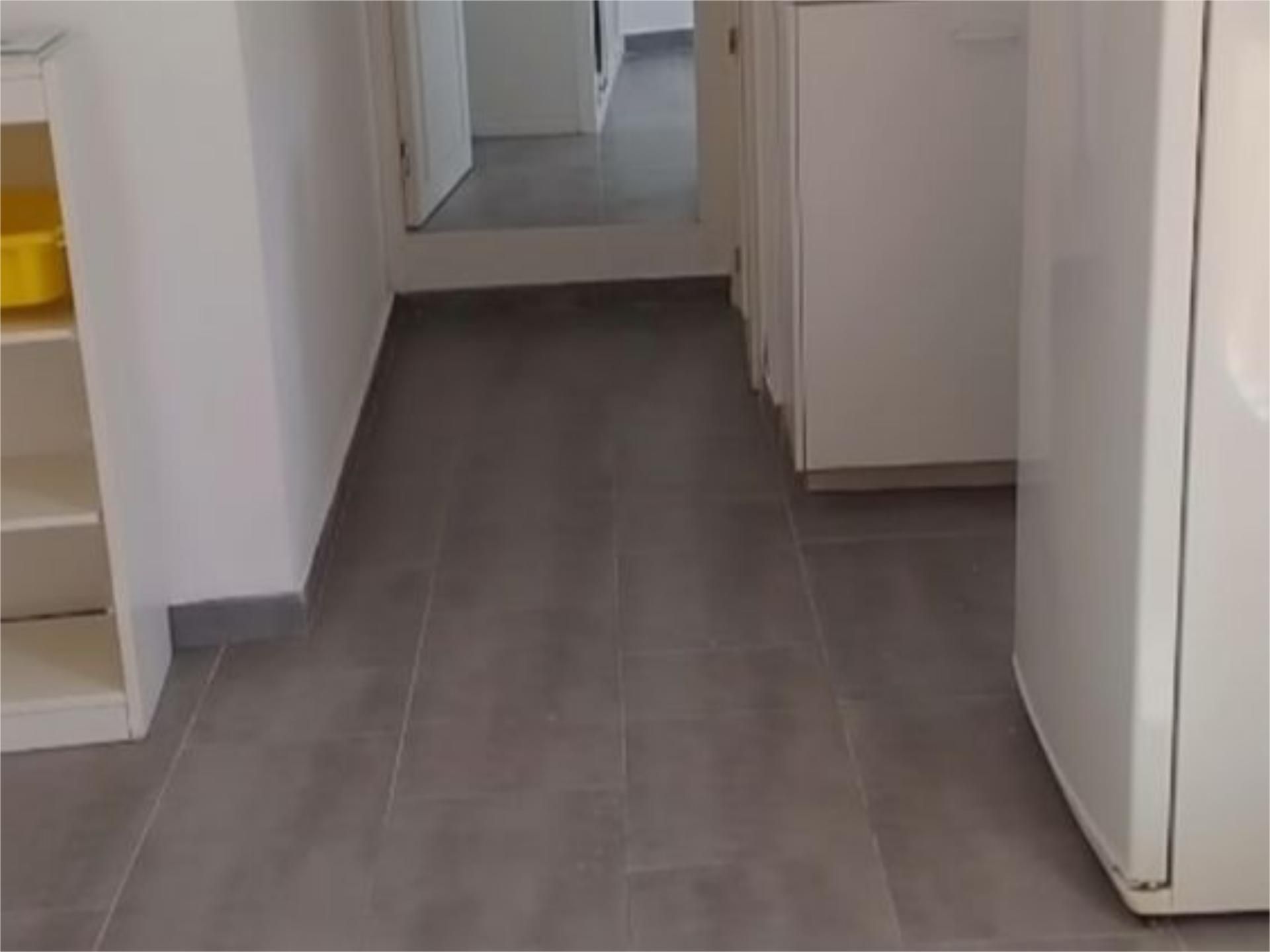 Apartament en venda a Avenida Carvajal, Las Gaviotas - Carvajal Apartament en venda en Fuengirola amb Moblat i Aparcament comunitari