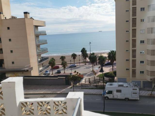Piso en Venta en Avenida Carvajal, 41B en Las Gaviotas  - Carvajal
