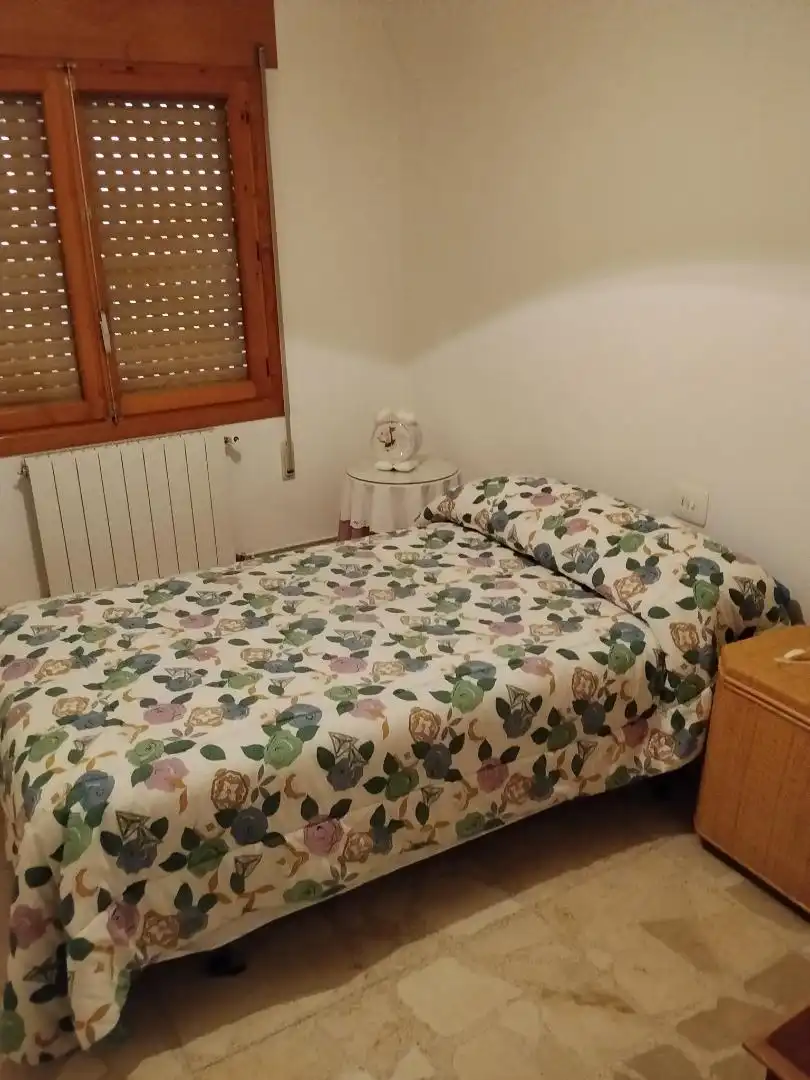 Casa o xalet en venda a Calle Concepción, 58, Casasimarro Dormitori de Casa o xalet en venda en Casasimarro amb Aire condicionat, Terrassa i Balcó