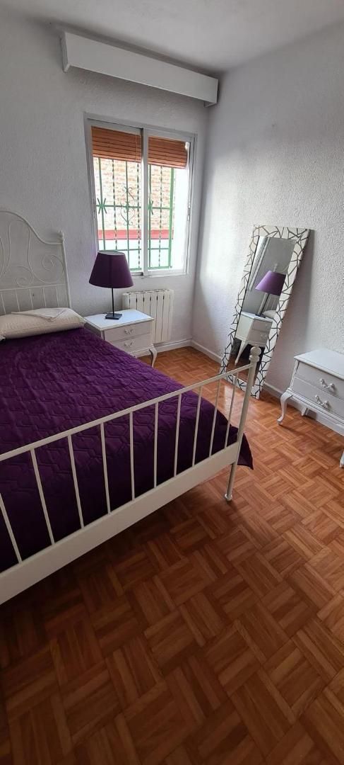 Bedroom of Flat for sale in  Madrid Capital