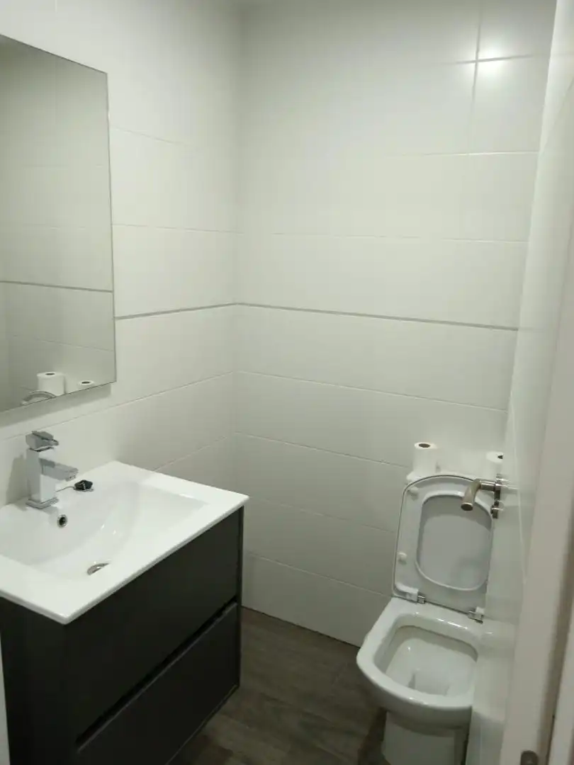 Habitación en Calle Paulino Ramón, 25, Avenida Valladolid - Barriada Yagüe Baño de Casa adosada para compartir en Soria Capital con Calefacción, Terraza y Amueblado