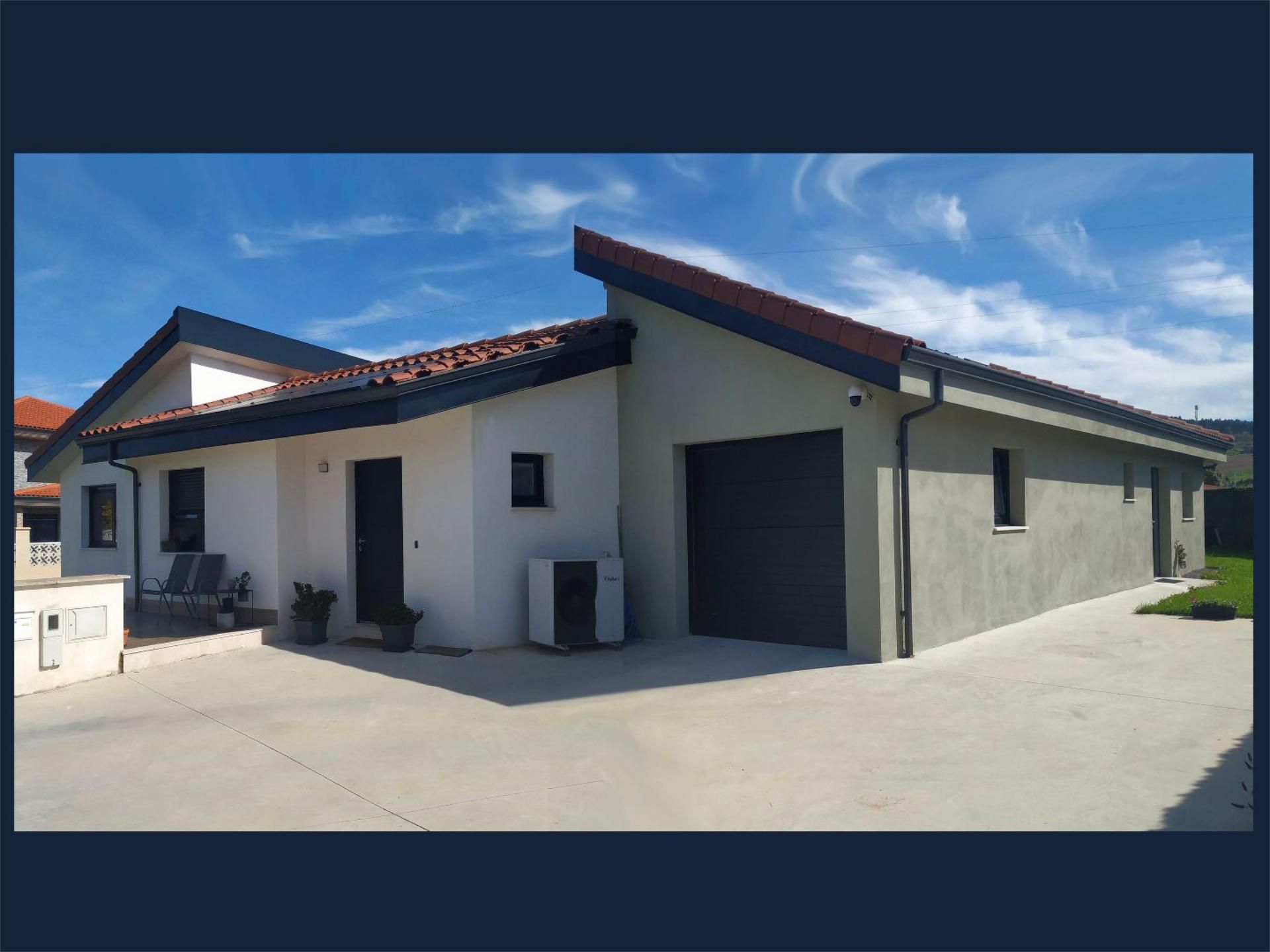 Vista exterior de Casa o xalet en venda en Meruelo amb Terrassa i Piscina