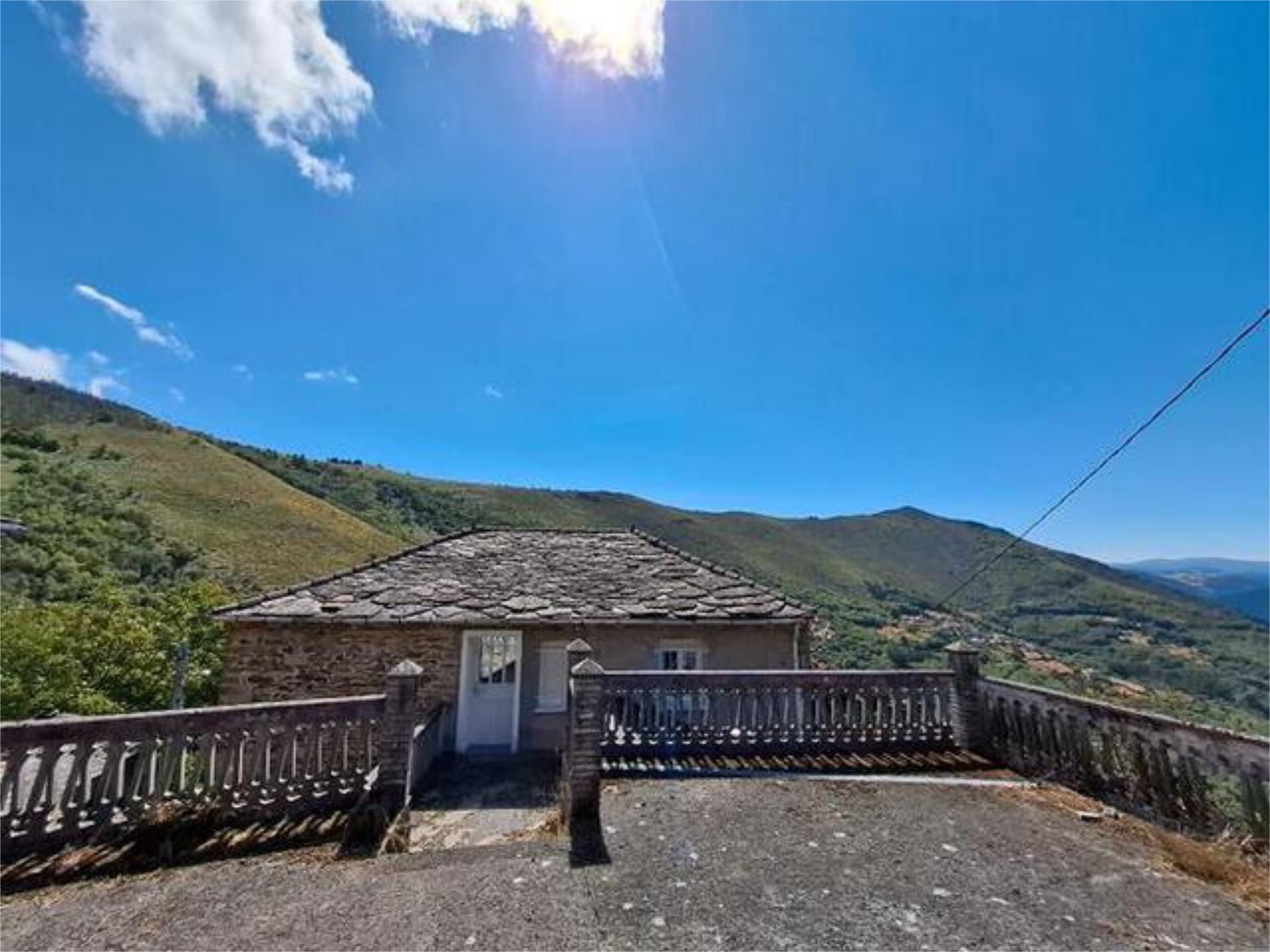 Vista exterior de Casa o chalet en venta en Peñarrubia con Calefacción, Terraza y Amueblado