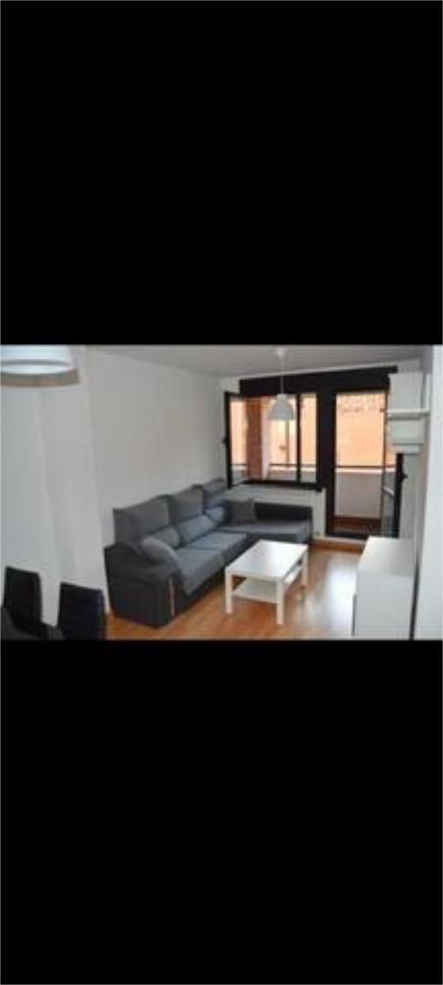 Piso de alquiler en Santovenia de Pisuerga Sala de estar de Piso de alquiler en Santovenia de Pisuerga con Calefacción, Terraza y Amueblado