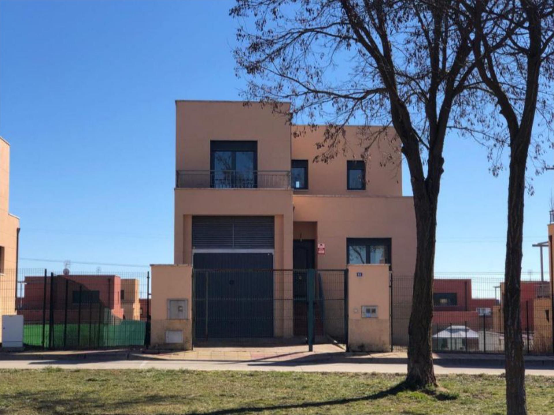 Flat to rent in Urbanización el Tiento, Grijota Exterior view of Flat to rent in Grijota with Heating, Private garden and Parquet flooring