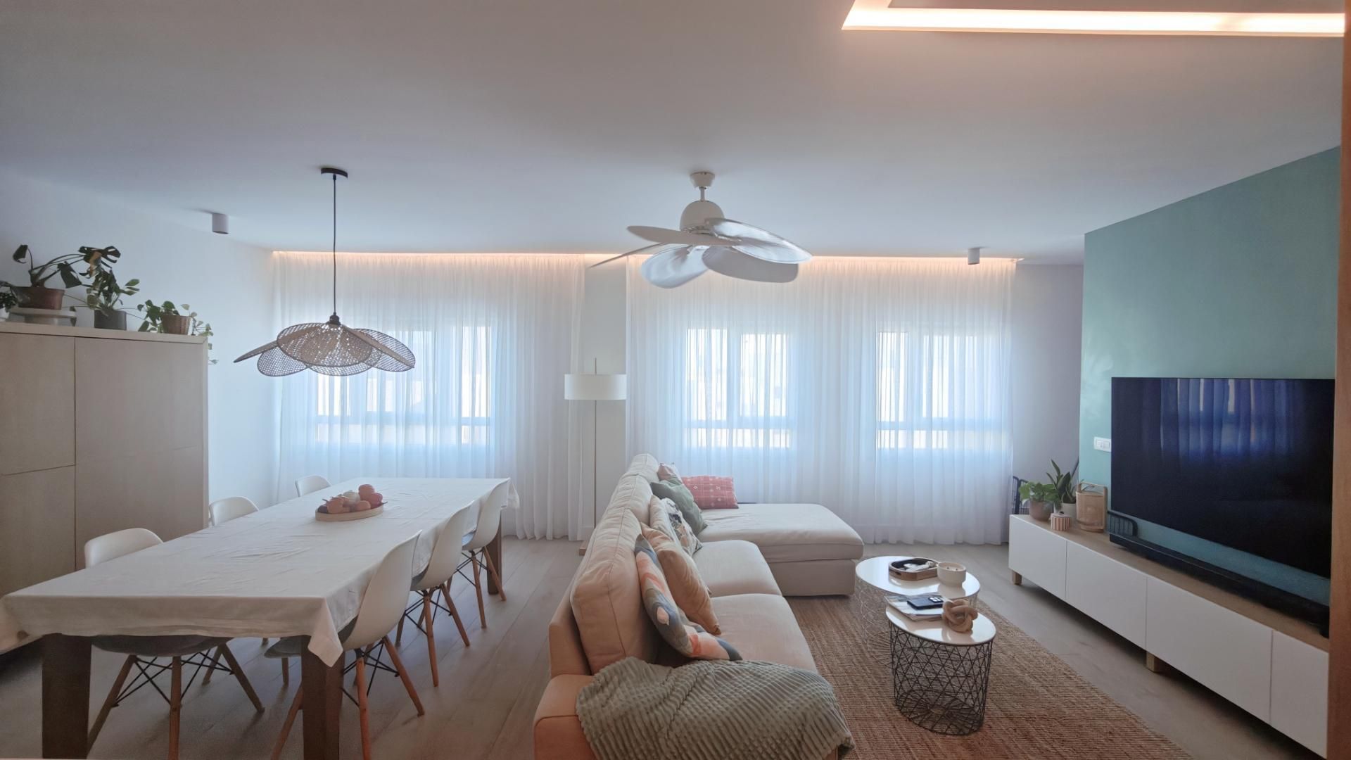 Àtic en venda a Calle Párroco Francisco Rodríguez Rodríguez, 4, Isleta - Puerto - Guanarteme Sala d'estar de Àtic en venda en Las Palmas de Gran Canaria amb Aire condicionat