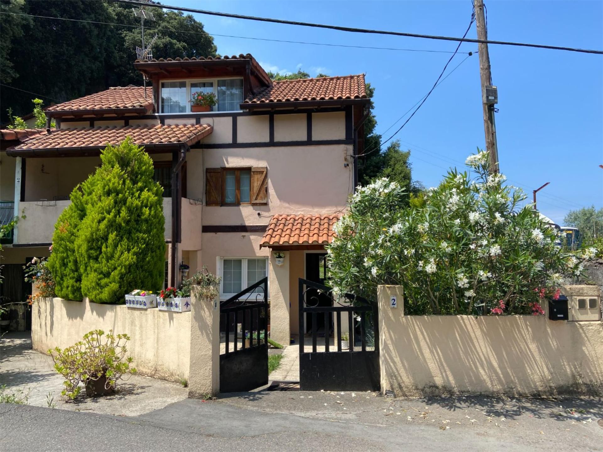 Vista exterior de Casa adosada para compartir en Valle de Trápaga-Trapagaran con Calefacción, Jardín privado y Terraza
