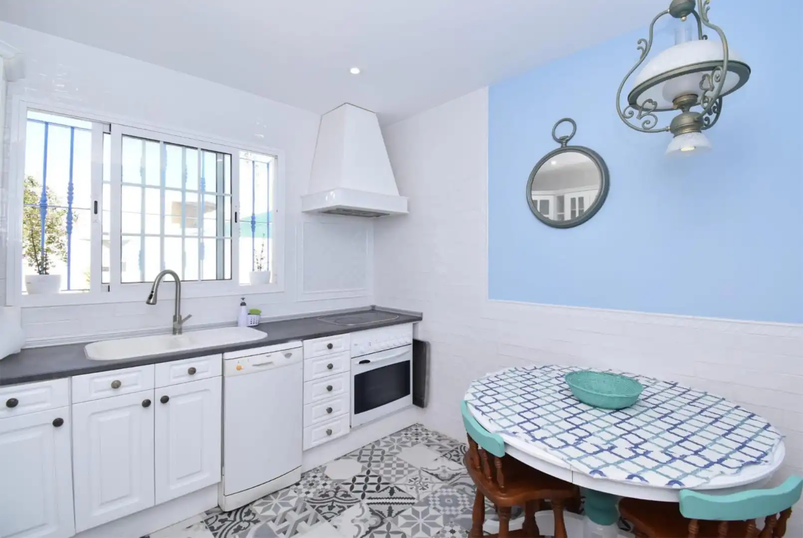 Houses for rent in Avenida de la Diputación, 22, La Soledad Kitchen of Houses for rent in Chiclana de la Frontera with Air Conditioner, Heating and Private garden