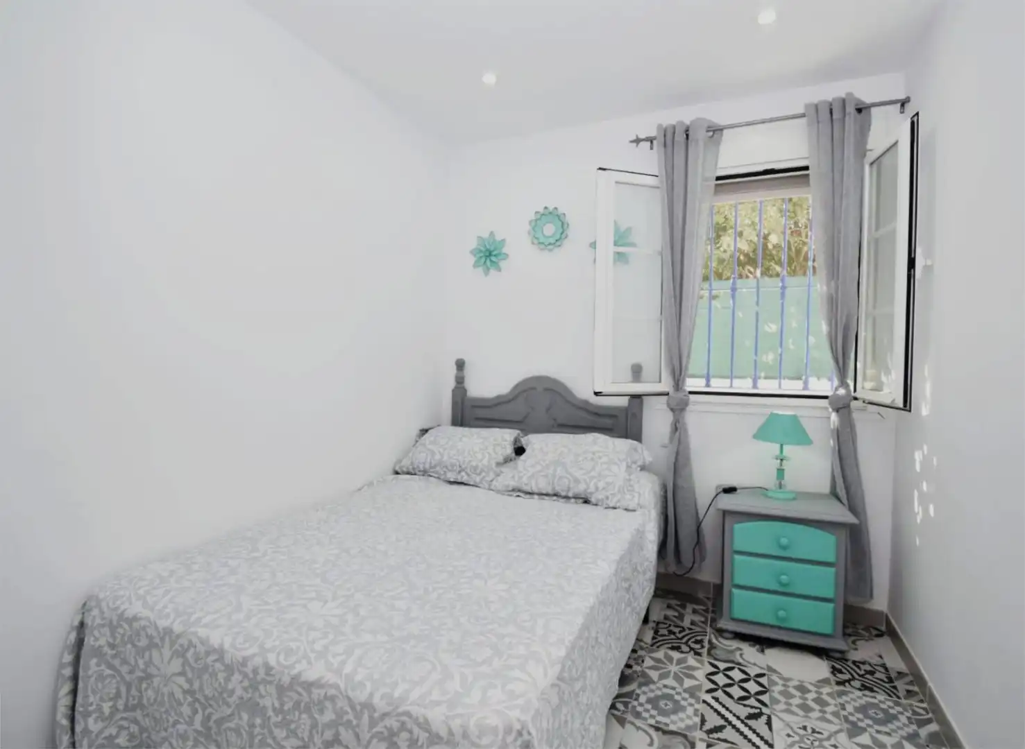 Houses for rent in Avenida de la Diputación, 22, La Soledad Bedroom of Houses for rent in Chiclana de la Frontera with Air Conditioner, Heating and Private garden
