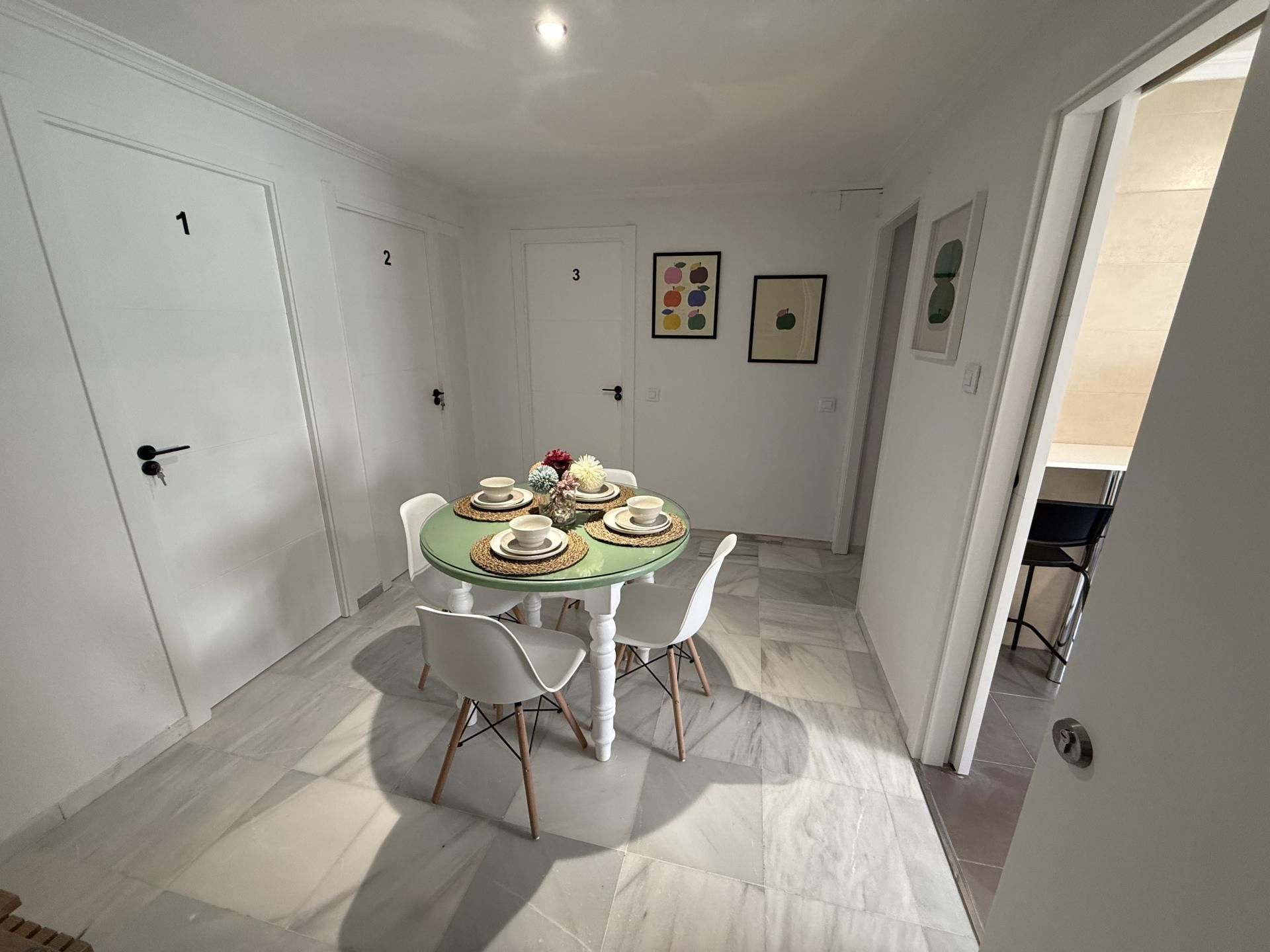 Flat to share in Calle Jardines de Císter, 2, Bellavista