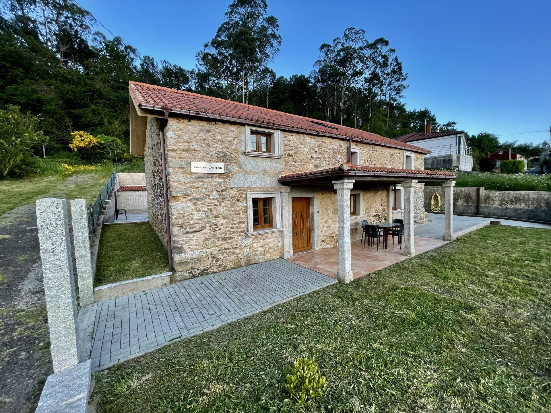 Exterior view of House or chalet to rent in Outes  with Heating, Private garden and Parquet flooring