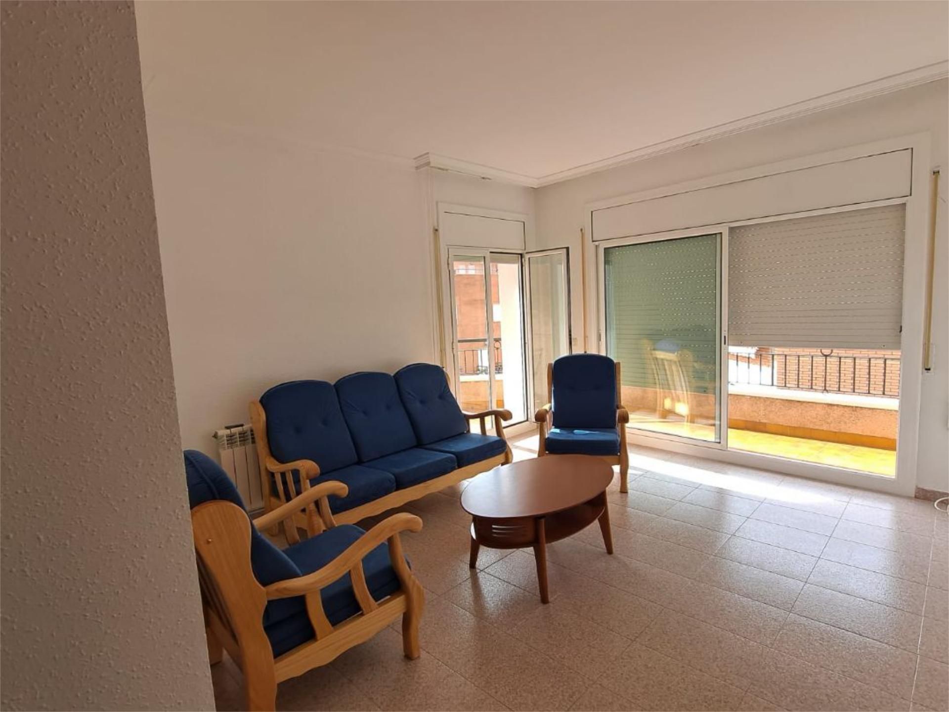 Pis de lloguer a Travessera de les Esplanes, 1, Palafolls Sala d'estar de Pis de lloguer en Palafolls amb Calefacció, Terrassa i Traster