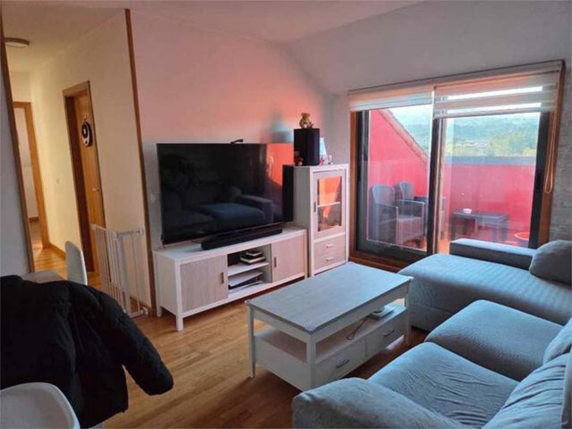 Sala d'estar de Pis en venda en Barro amb Calefacció, Terrassa i Traster