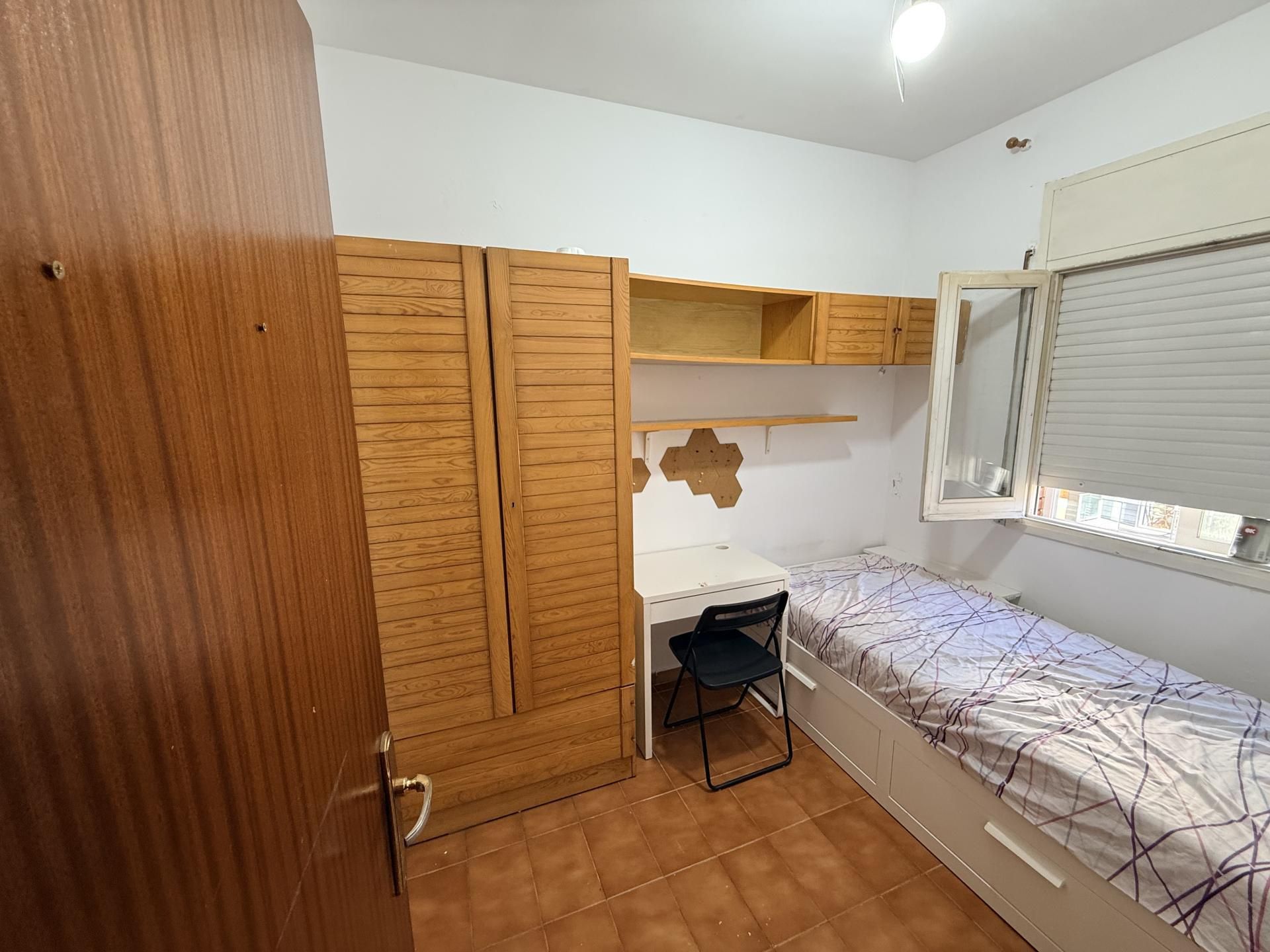 Pis per a compartir a Carrer de los Castillejos, 391, El Baix Guinardó Dormitori de Pis per a compartir en Barcelona Capital amb Calefacció i Moblat