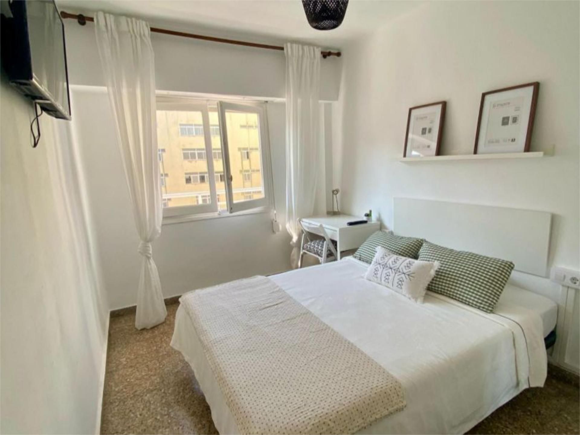 Bedroom of Flat to share in Pontevedra Capital   with Heating and Furnished