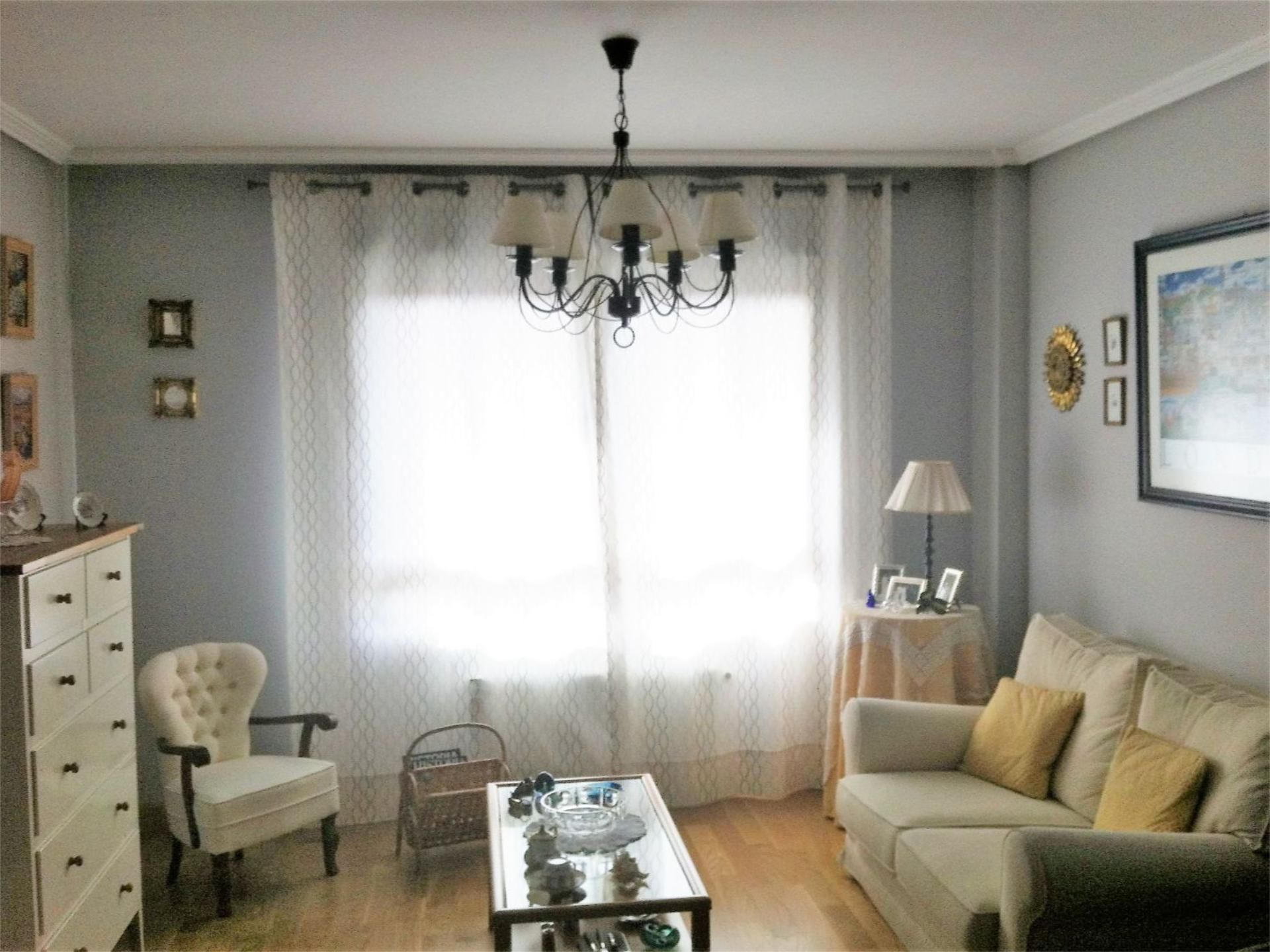 Sala d'estar de Pis en venda en Segovia Capital amb Aire condicionat, Piscina i Balcó