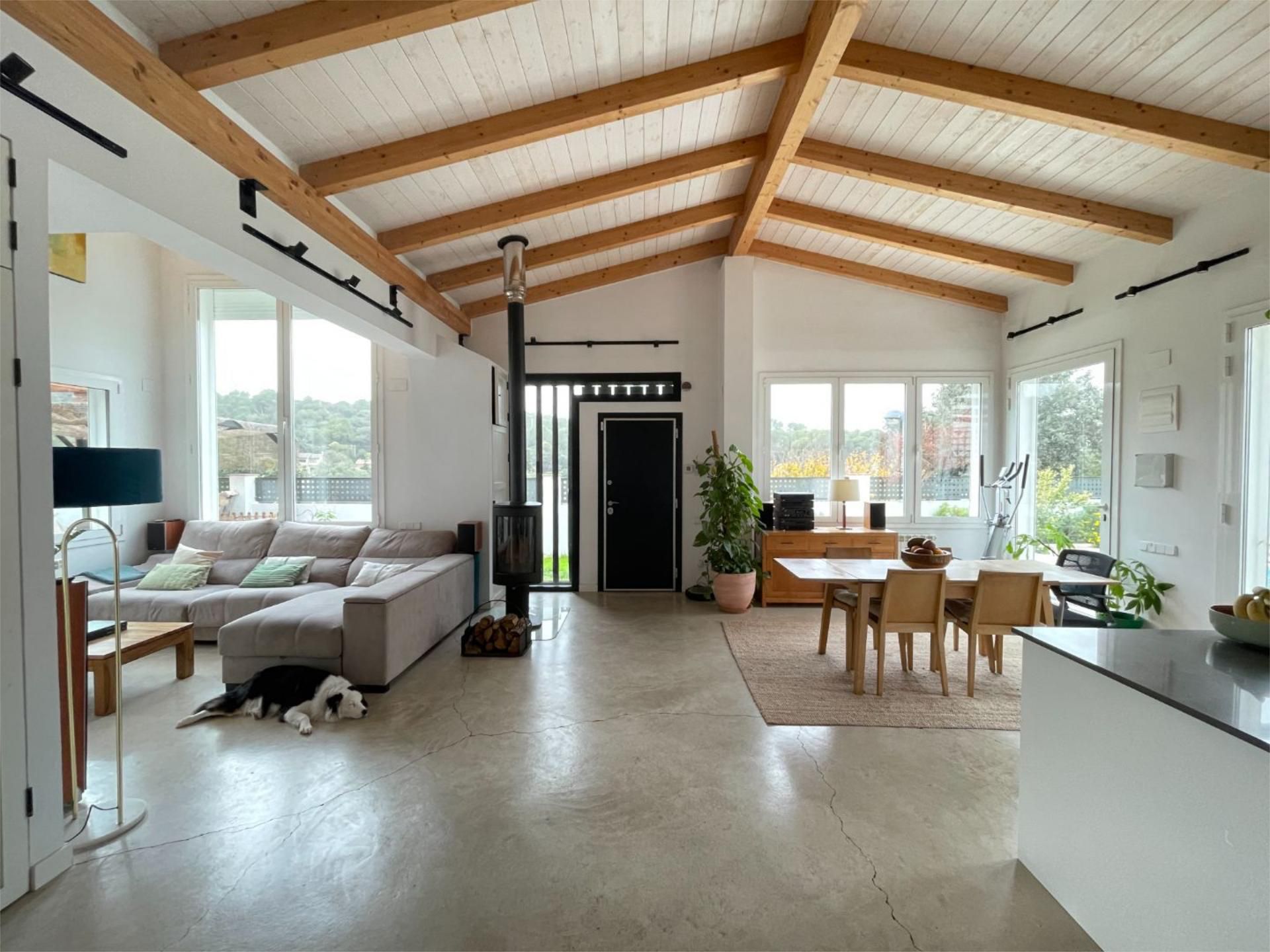 Casa o xalet en venda a Golf - Can Trabal Sala d'estar de Casa o xalet en venda en Sant Cugat del Vallès amb Aire condicionat, Calefacció i Jardí privat