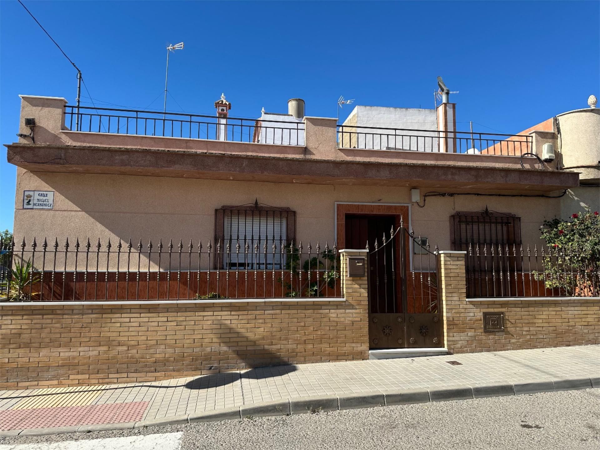 Pis en venda a Calle Miguel Hernández, 1, El Cuervo de Sevilla Vista exterior de Pis en venda en El Cuervo de Sevilla amb Aire condicionat i Terrassa