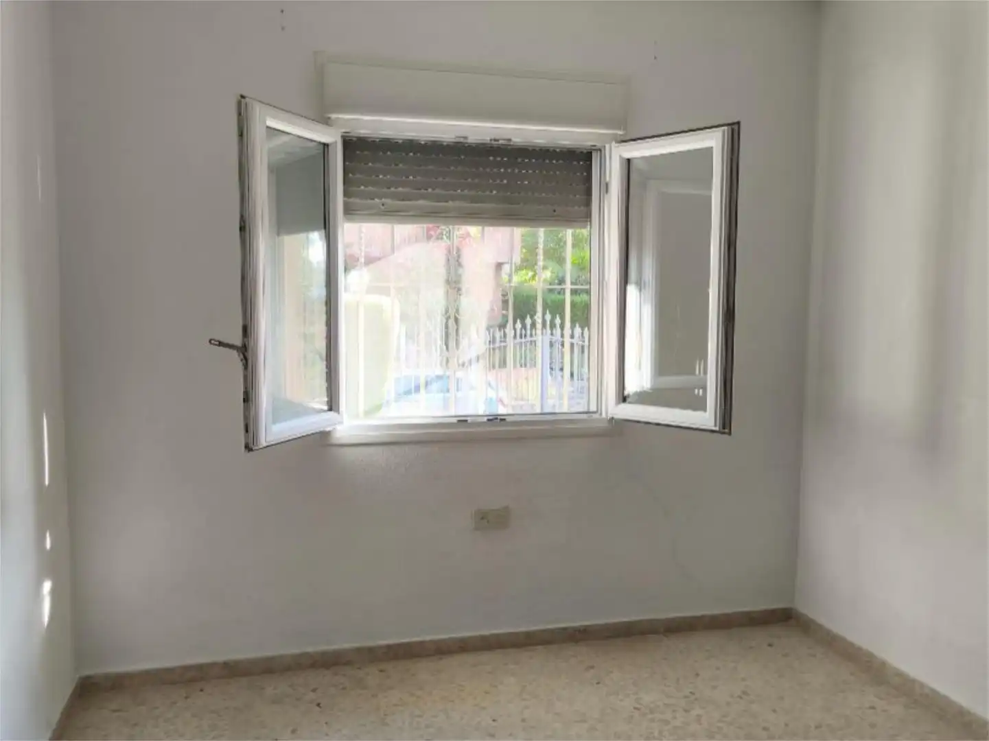 Habitación de Casa o chalet en venta en Carmona con Aire acondicionado, Jardín privado y Trastero