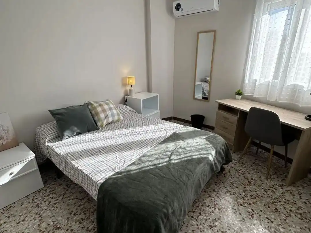 Habitació a Calle San Sebastián, 50, Alcázar de San Juan Dormitori de Pis per a compartir en Alcázar de San Juan amb Aire condicionat, Calefacció i Terrassa