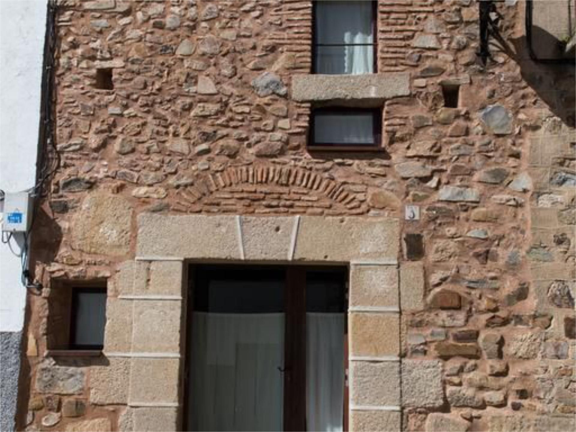 Flat for sale in Plaza Santa Clara, 1, Casco Antiguo Exterior view of Flat for sale in Cáceres Capital with Air Conditioner