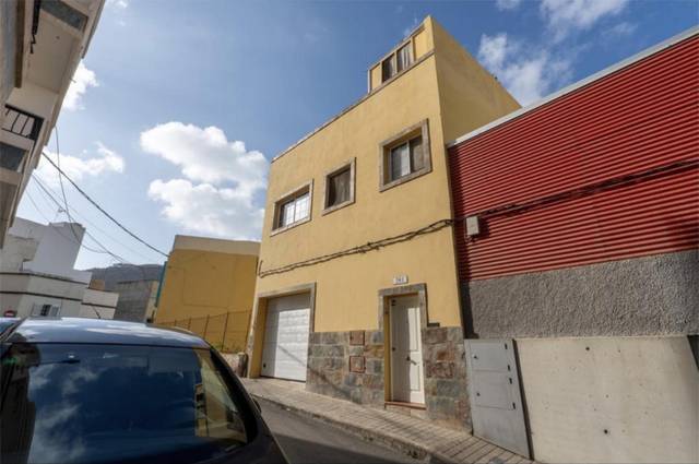 Casa-chalet en Venta en Calle San Cristóbal de la Laguna, 201 en San Cristóbal - Playa de la Laja