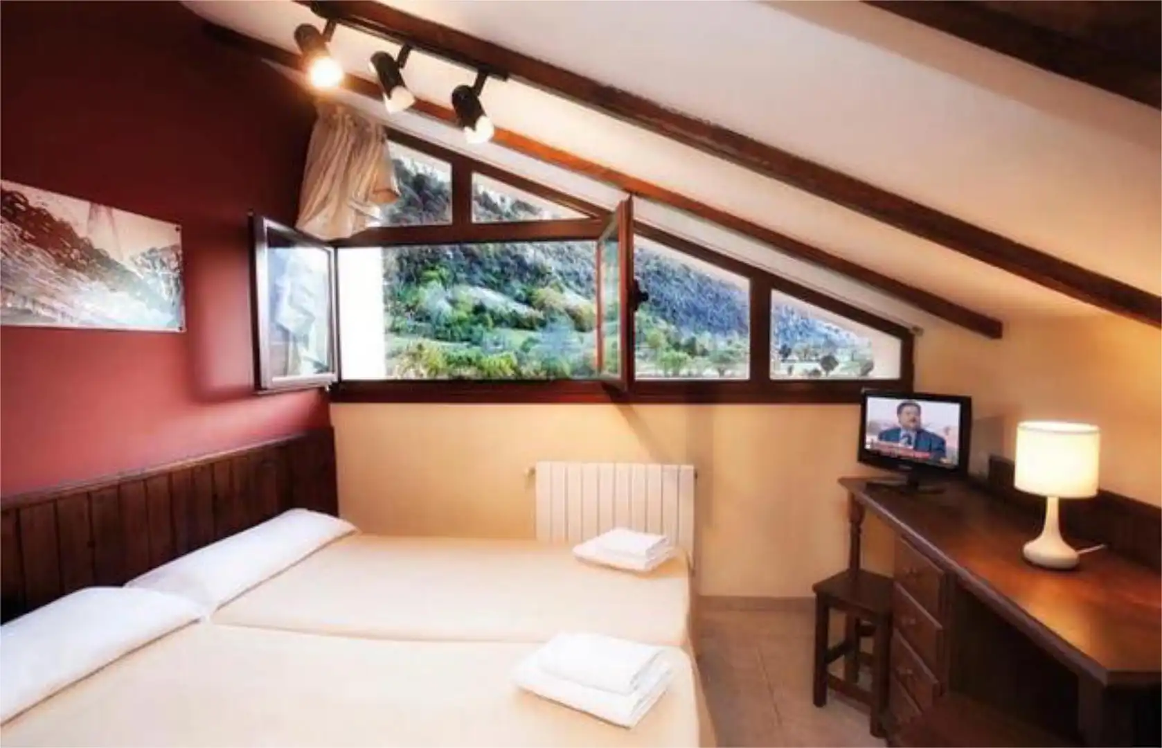 Casa o xalet en venda a Santo Adriano Dormitori de Casa o xalet en venda en Santo Adriano