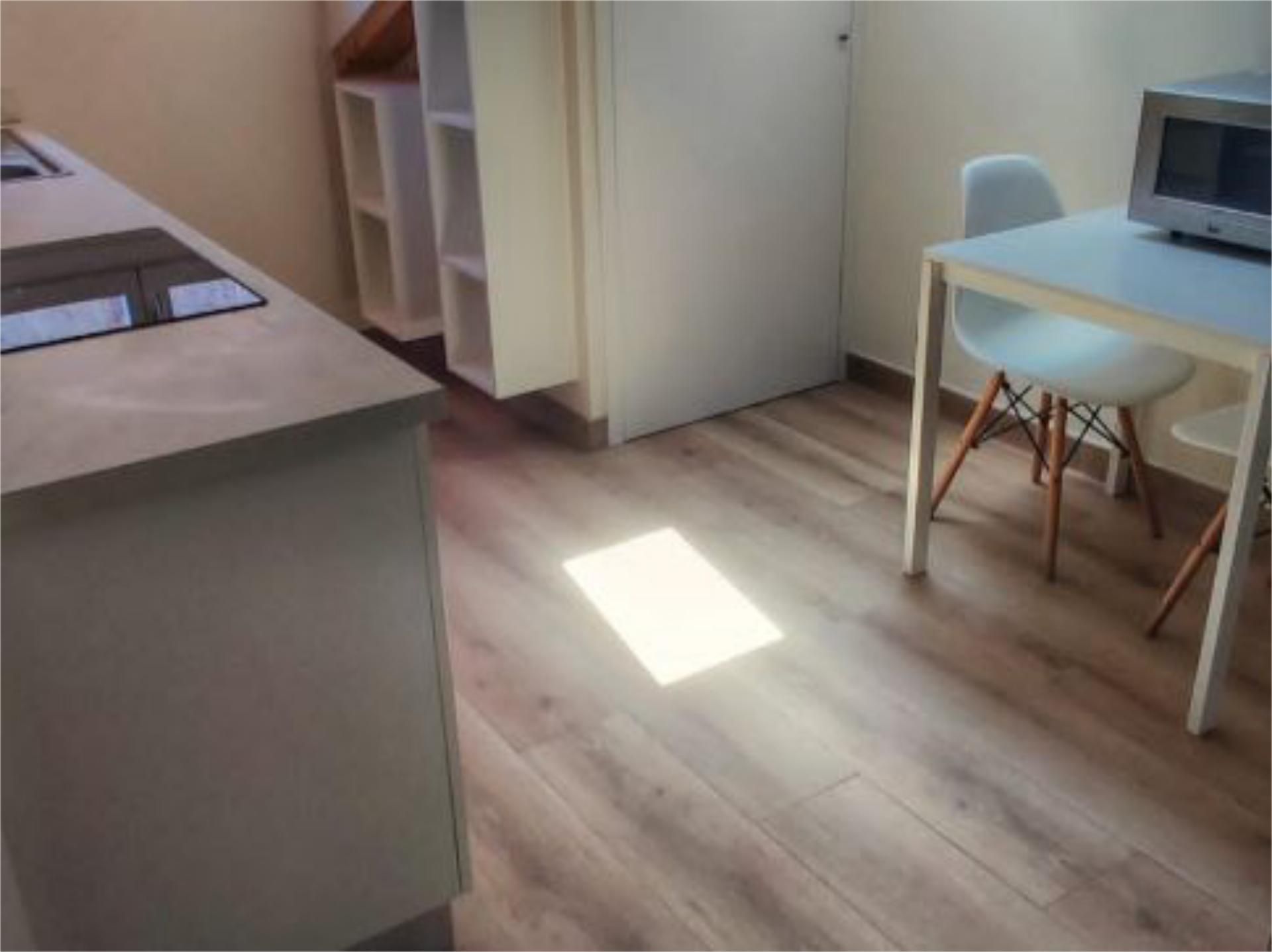 Cuina de Apartament de lloguer en Tui amb Parquet, Moblat i Videoporter