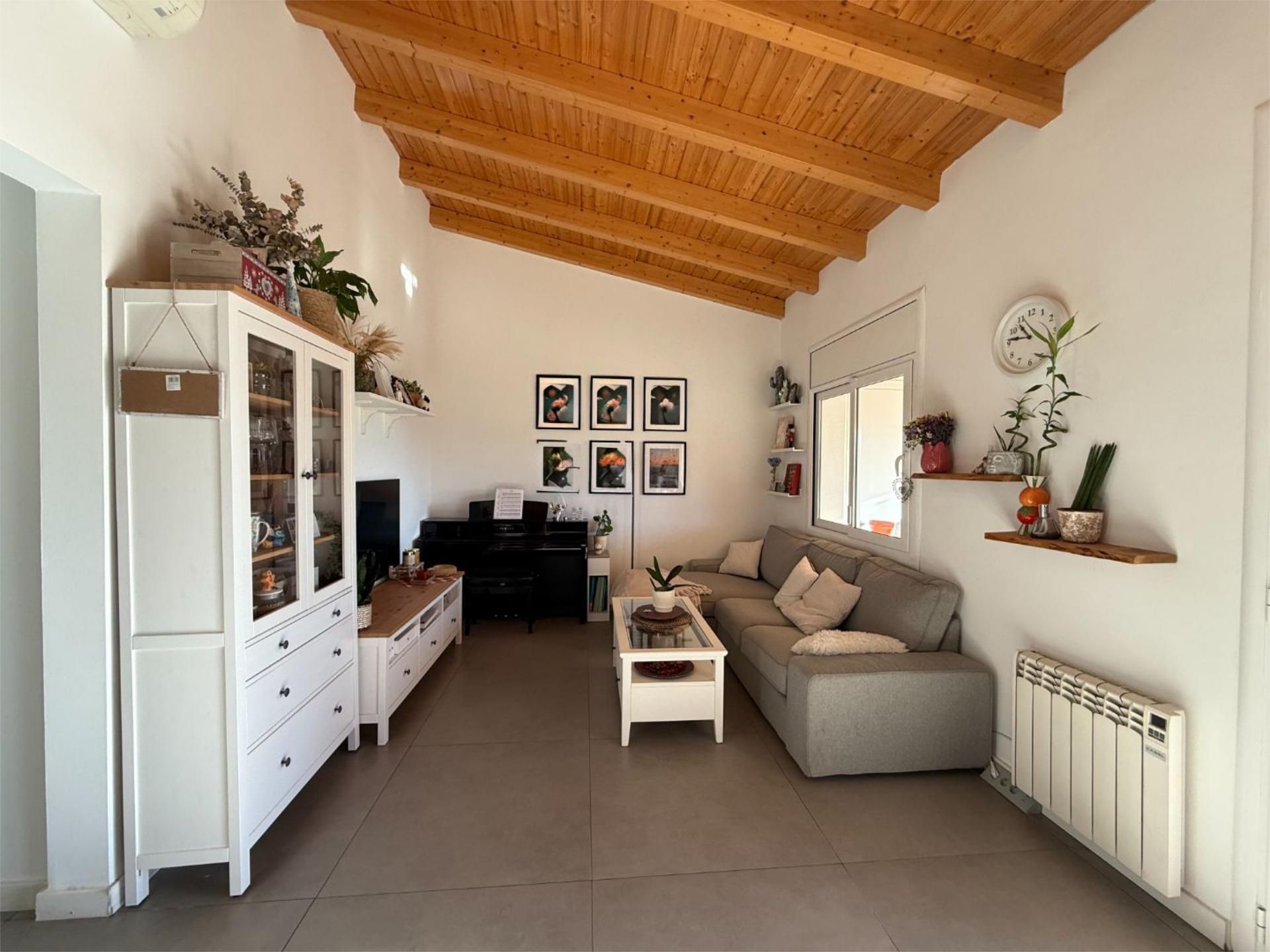 House or chalet for sale in Ca n'Oriol Living room of House or chalet for sale in Rubí with Air Conditioner and Terrace