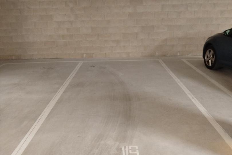 Garage to rent in Calle Amsterdam, 6, Huarte / Uharte, Navarra - image 1 Photo 1 of Garage to rent in Calle Amsterdam, 6, Huarte / Uharte, Navarra