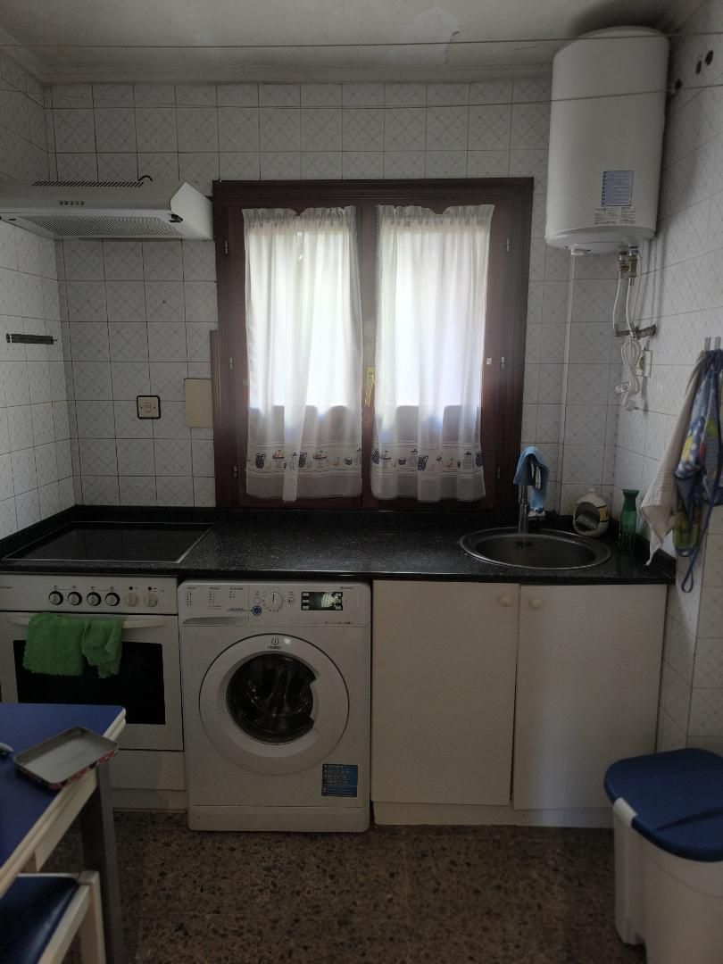 Cuina de Pis en venda en Portugalete amb Parquet, Moblat i Balcó