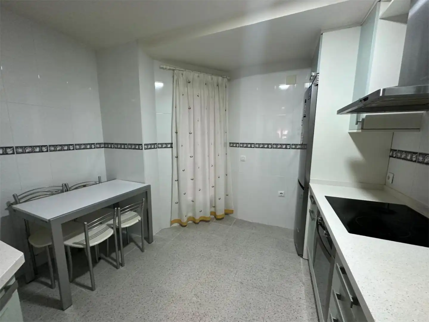 Pis de lloguer a Calle Clara Campoamor, 23, Reyes Católicos - Paseo San Antonio