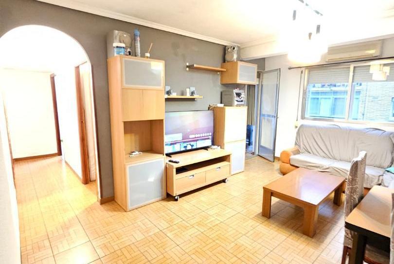 Photo 1 of Flat to share in Calle Gobernador, 2, Reyes, Madrid