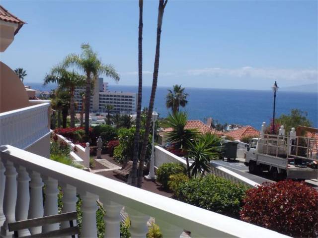 Piso en Venta en Calle el Pino, 44 en Acantilados de Los Gigantes