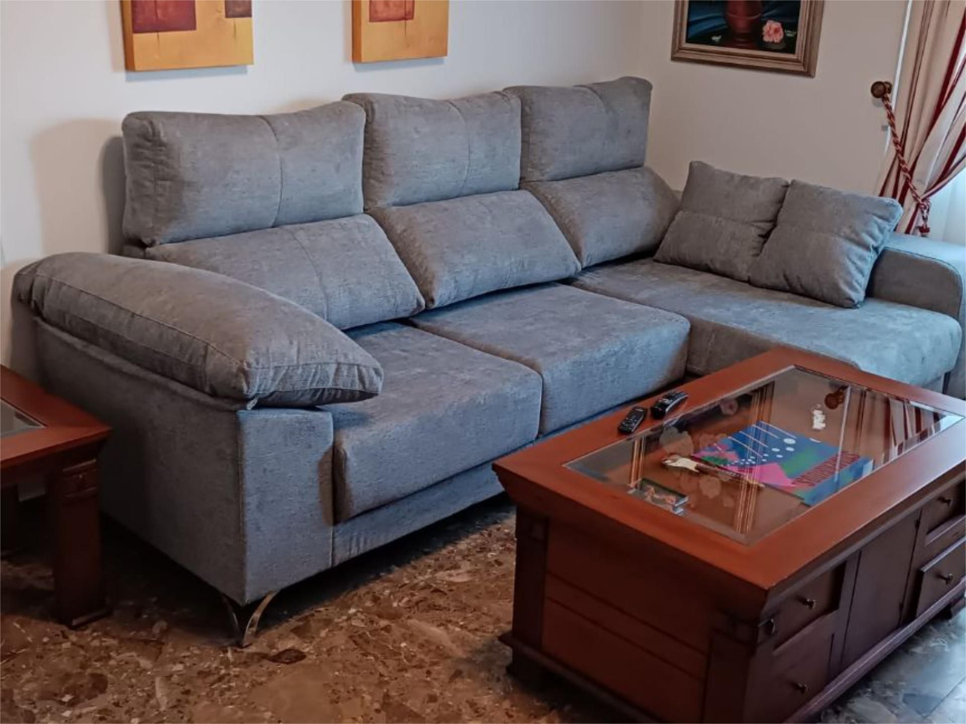 Living room of Apartment to rent in  Huelva Capital  with Air Conditioner and Furnished