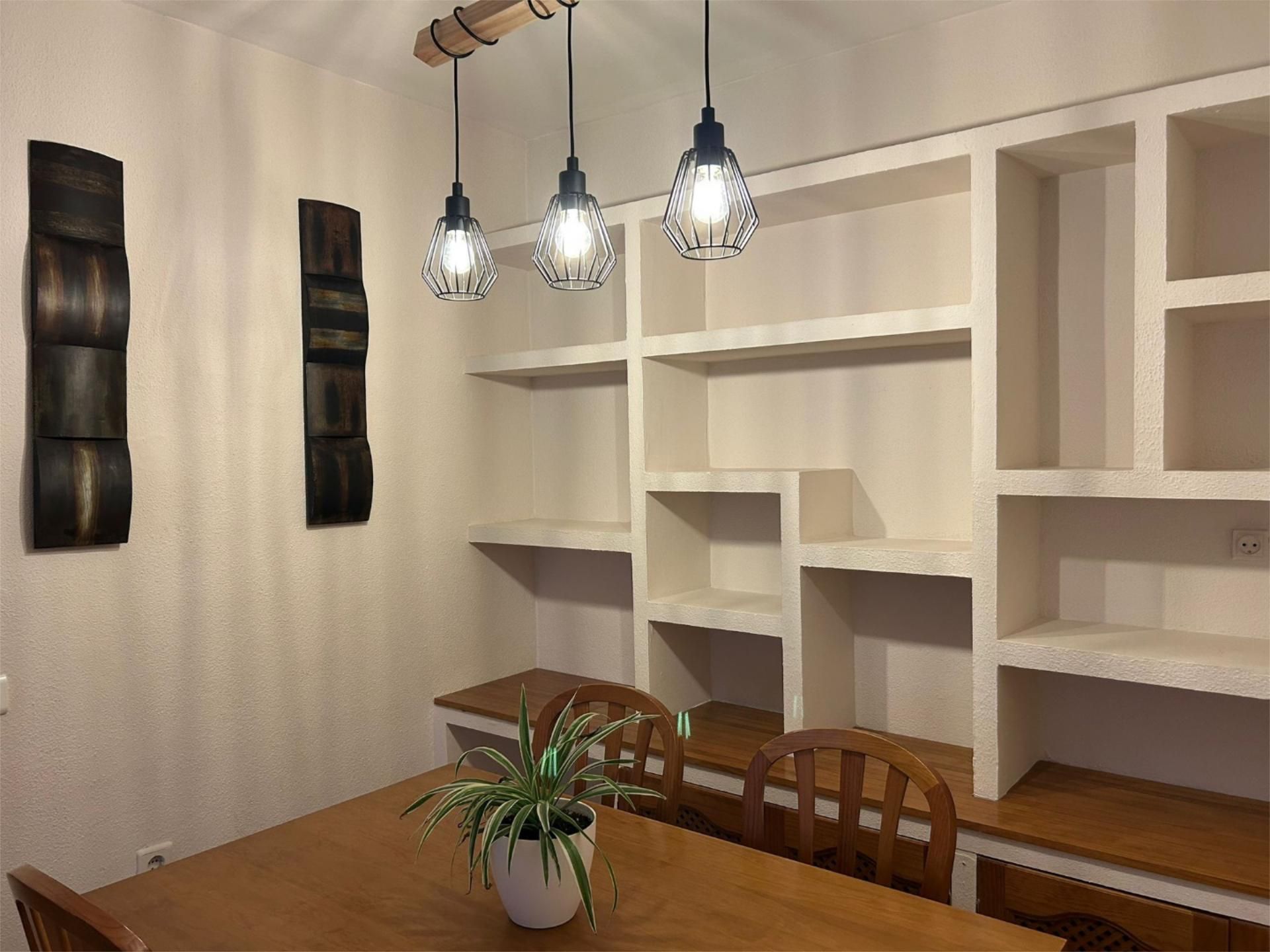 Menjador de Pis de lloguer en  Cádiz Capital amb Aire condicionat, Terrassa i Moblat