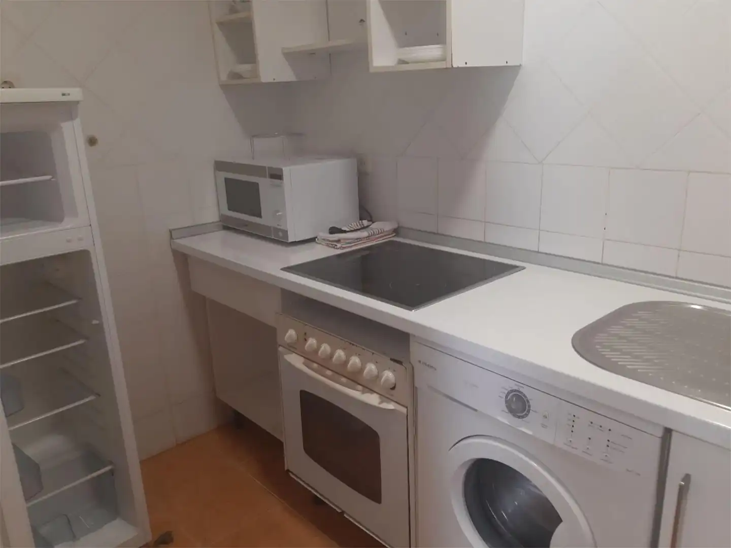 Pis de lloguer a Calle de Emilio Serrano, 37, Cercedilla Cuina de Pis de lloguer en Cercedilla amb Calefacció i Moblat