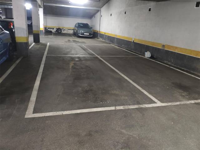 Garaje en Alquiler en Avenida de la Aurora Boreal, 18 en Valdebernardo - Valderribas