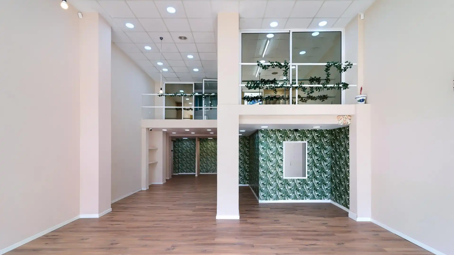 Commercial properties for sale in Carrer del Doctor Nicasi Benlloch, 18, Barrio de Benicalap Commercial properties for sale in Valencia with Air Conditioner and Alarm