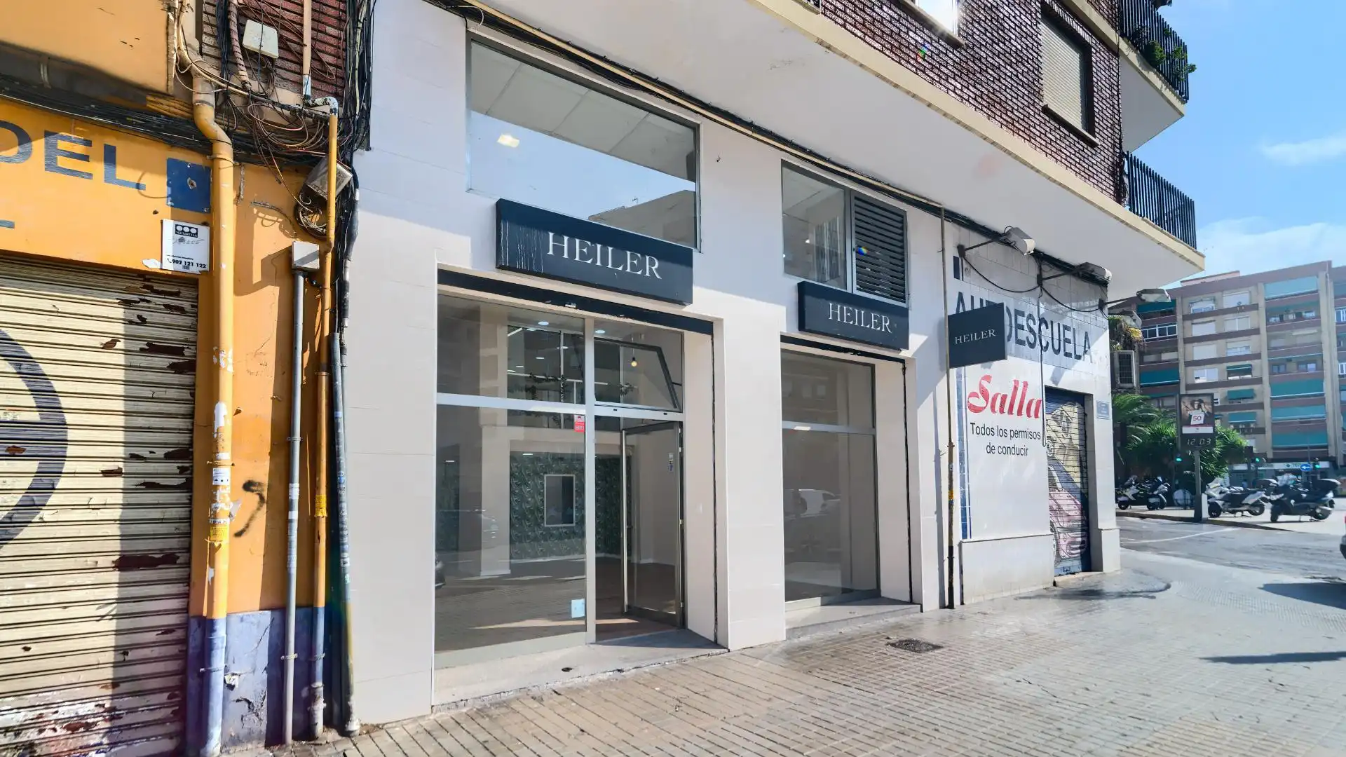 Commercial properties for sale in Carrer del Doctor Nicasi Benlloch, 18, Barrio de Benicalap Commercial properties for sale in Valencia with Air Conditioner and Alarm