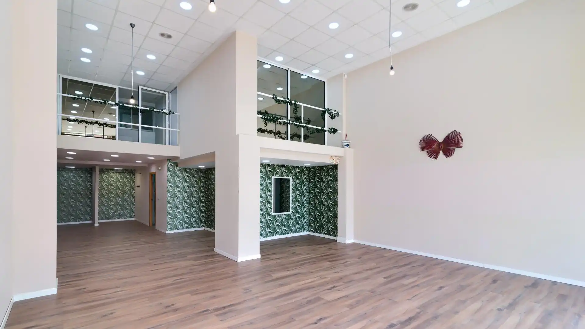 Commercial properties for sale in Carrer del Doctor Nicasi Benlloch, 18, Barrio de Benicalap Commercial properties for sale in Valencia with Air Conditioner and Alarm